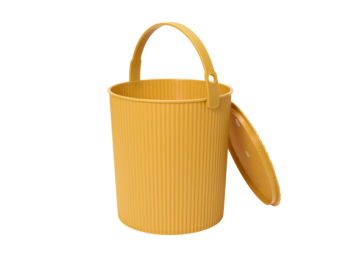 Stylish Food Buckets by Hachiman
