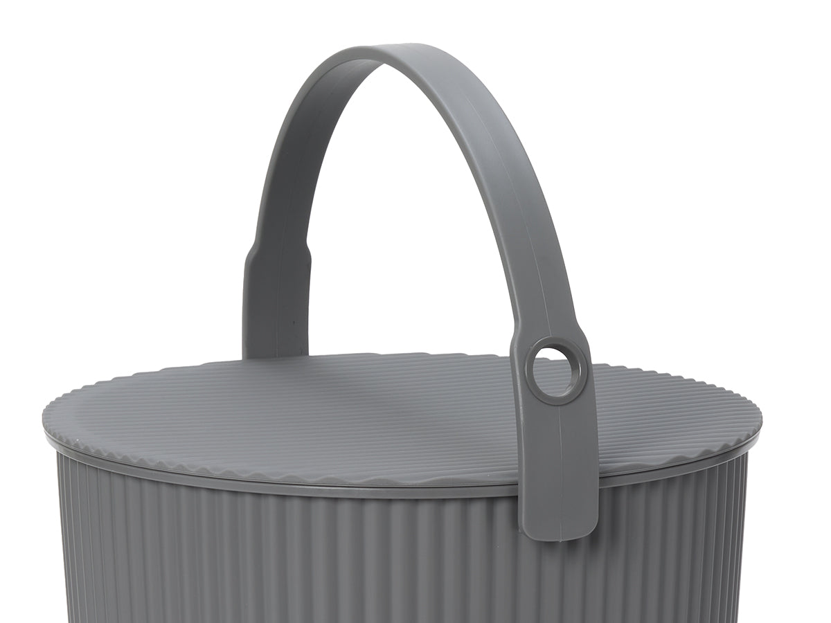 Stylish Food Buckets by Hachiman
